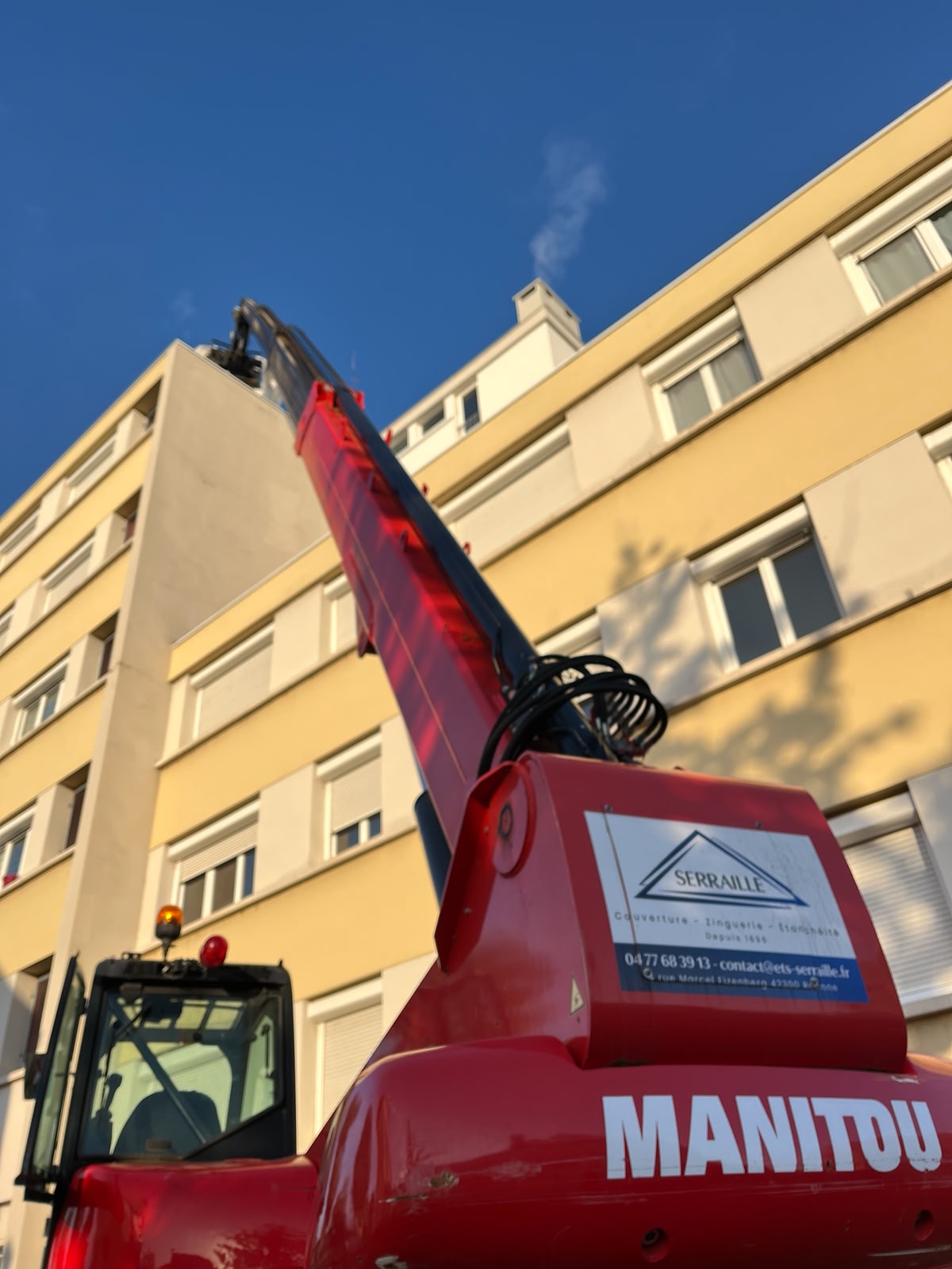 Maniscopic Manitou Ets Serraille en intervention sur immeuble à Roanne